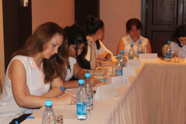 GDG Professionals "&Ouml;ncә m&uuml;ştәri" tәlimindә