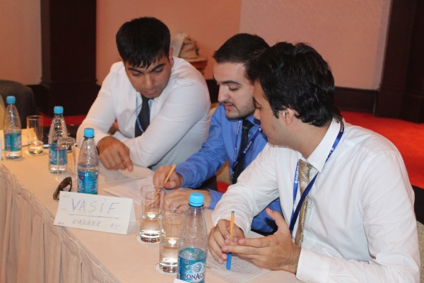 GDG Professionals "&Ouml;ncә m&uuml;ştәri" tәlimindә