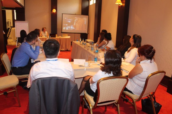 GDG Professionals "&Ouml;ncә m&uuml;ştәri" tәlimindә