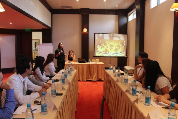 GDG Professionals "&Ouml;ncә m&uuml;ştәri" tәlimindә